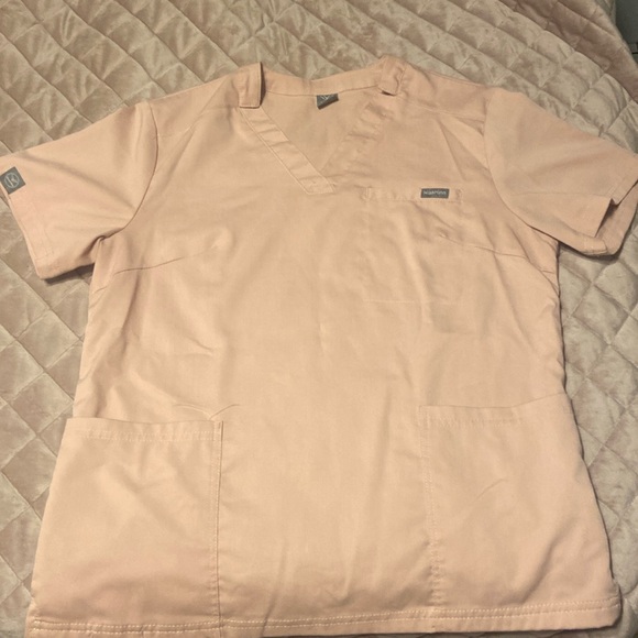 Brand: Niahinn light pink scrub top - Picture 1 of 1